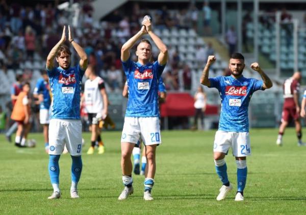 Έκαμψε την αντίσταση της Τορίνο με μπροστάρη τον Ινσίνιε η Νάπολι