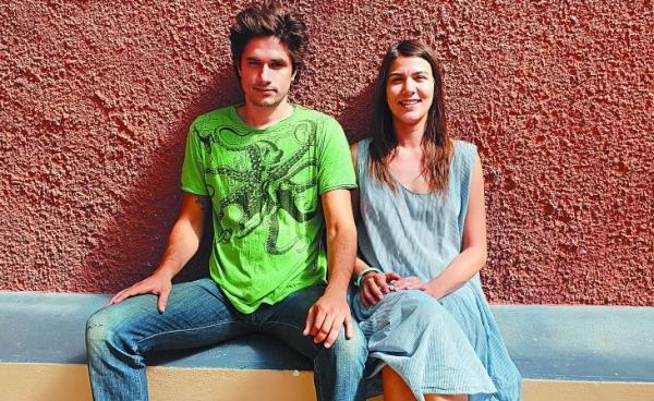 «Οσοι κάνουμε θέατρο, είμαστε μαζόχες»