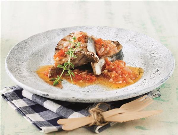 Ψητή παλαμίδα με σάλτσα λαχανικών