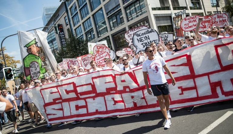Γερμανία : Διαδήλωση στο Αννόβερο για τις διατάξεις αντιτρομοκρατικού νομοσχεδίου