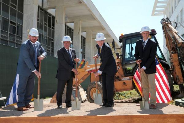 Έπιασαν τα φτυάρια Πάιατ και Καμίνης [Εικόνες]