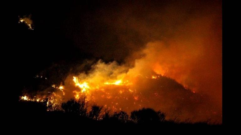 Πυρκαγιές ξέσπασαν σε Αχαΐα και Λακωνία