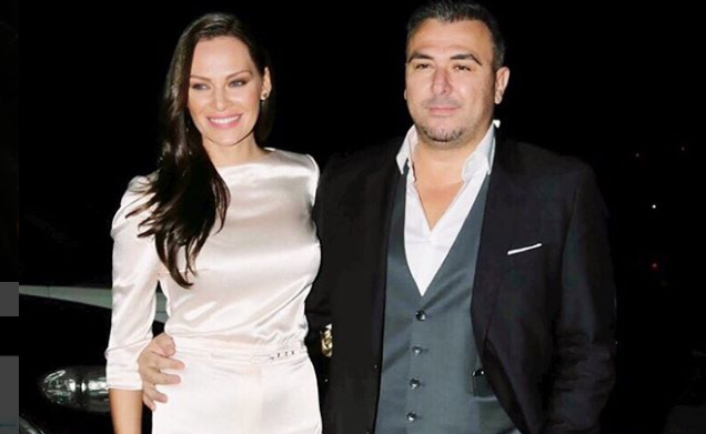 Παντρεύτηκαν ο Αντώνης Ρέμος και η Υβόννη Μπόσνιακ (φωτογραφίες)