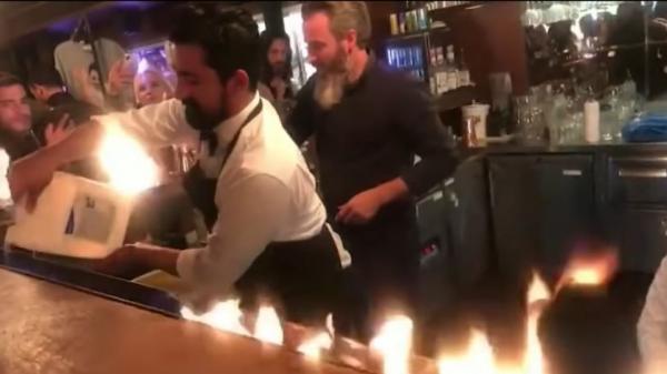 «Χαμός» στο εστιατόριο του Salt Bae: Θαμώνες πήραν φωτιά – Ανάμεσά τους Έλληνας