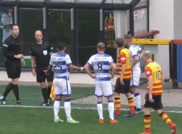 Απίστευτο : Επόπτης έδωσε πλάγιο αντί για γκολ