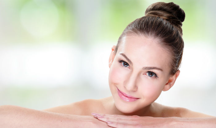 Φτιάξτε αντιγηραντικό καθαριστικό προσώπου με δύο υλικά