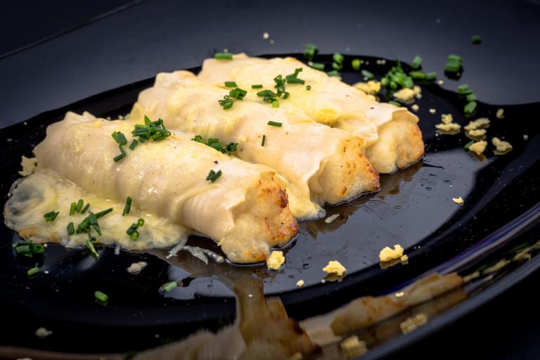 Κανελόνια γεμιστά με πιπεριές και κολοκυθάκια