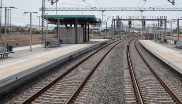 Εκτροχιάστηκε μηχανή τρένου στη γραμμή Αθήνα-Θεσσαλονίκη