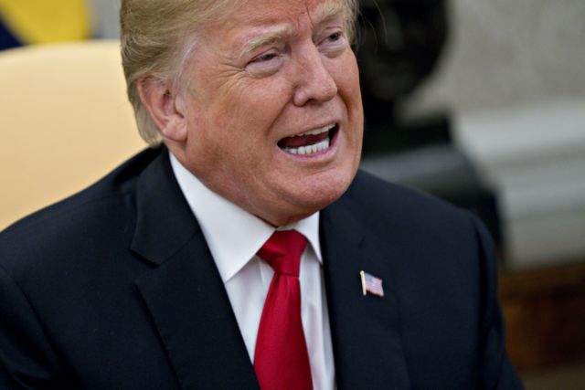 Ο Τραμπ υπέγραψε ν/σ που αποτρέπει διακοπή λειτουργίας της κυβέρνησης