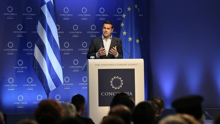 Τσίπρας: Χάρη στις προσπάθειες του λαού η Ελλάδα γυρίζει σελίδα