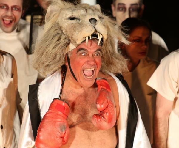 Οι «Βάτραχοι» του Αριστοφάνη στο Ηρώδειο σε σκηνοθεσία Φιλίππογλου