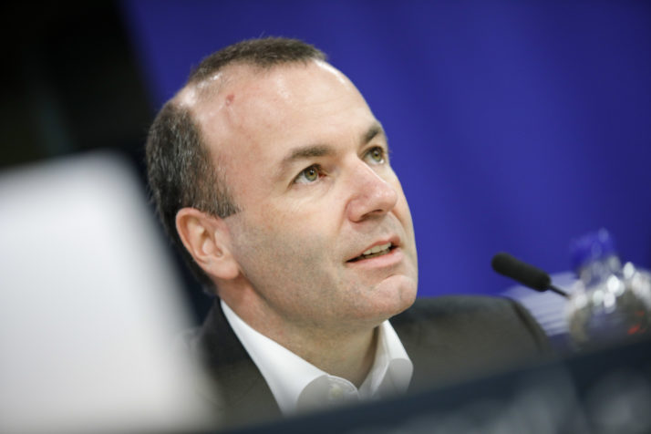 Στηρίζει η Μέρκελ την υποψηφιότητα Βέμπερ για την προεδρία της ΕΕ