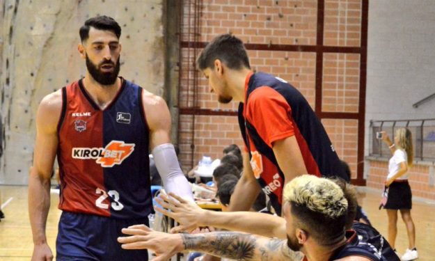 Τρομερό buzzer beater με σουτ πίσω από το κέντρο [βίντεο]