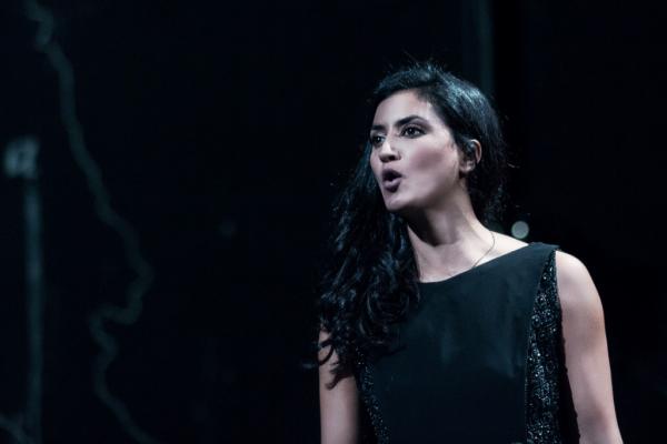 H Aurora Marion μιλάει για τα «Μαθήματα Πολέμου»