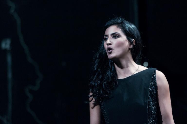 H Aurora Marion μιλάει για τα «Μαθήματα Πολέμου»