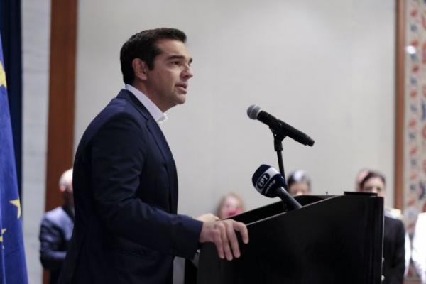 Τσίπρας για προσφυγικό: Την ώρα που άλλες χώρες έχτιζαν τείχη, οι Έλληνες άνοιγαν τις καρδιές τους