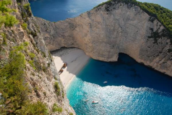 Στην 5η θέση των καλύτερων παραλιών του κόσμου το Ναυάγιο της Ζακύνθου
