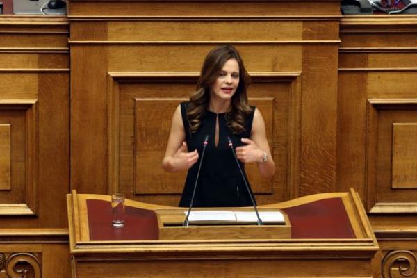 Αχτσιόγλου: Νέα εποχή για τους εργαζόμενους στην Ελλάδα