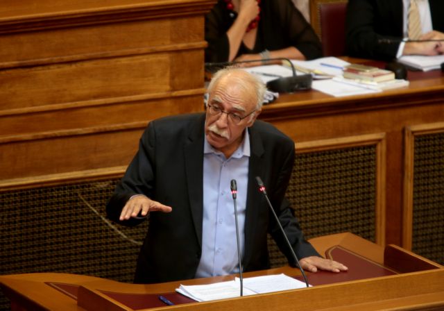 Βίτσας: Έχουμε δημοσιοποιήσει τα πάντα για τα κονδύλια για το προσφυγικό