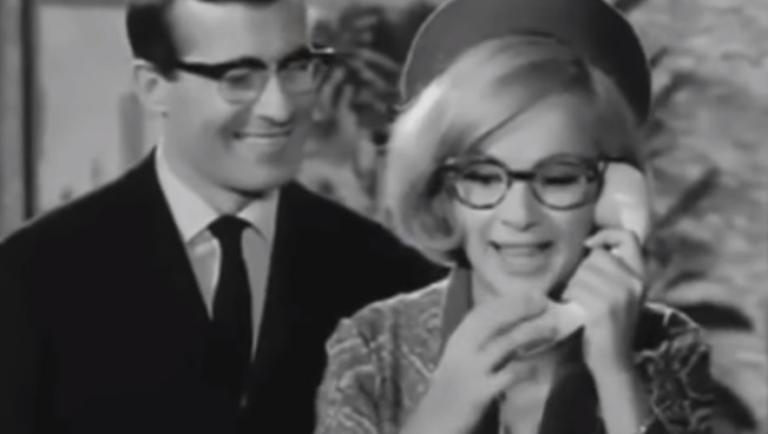 Το ΠΑΜΕ «τρολάρει» την κυβέρνηση: «Θα το κάψουμε κυρ Στέφανε»