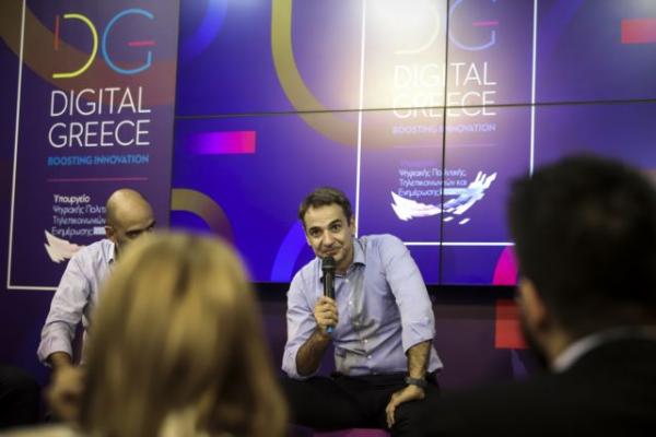 Η επίσκεψη του Κυριάκου Μητσοτάκη στα περίπτερα της ΔΕΘ