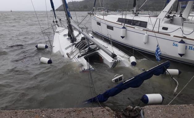 «Χαμός» στην Επίδαυρο: Βούλιαξαν σκάφη