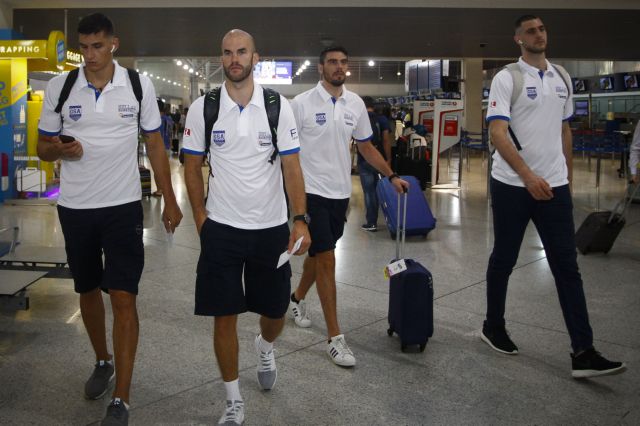 Πέταξε για Παρίσι η εθνική ομάδα μπάσκετ