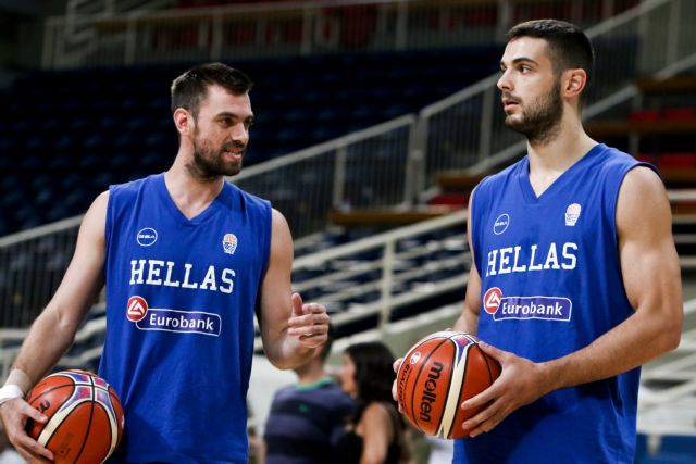 Το διαιτητικό τρίο του Ελλάδα-Σερβία