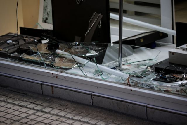 Σάλος για την απάνθρωπη συμπεριφορά κατά του «ληστή» του κοσμηματοπωλείου