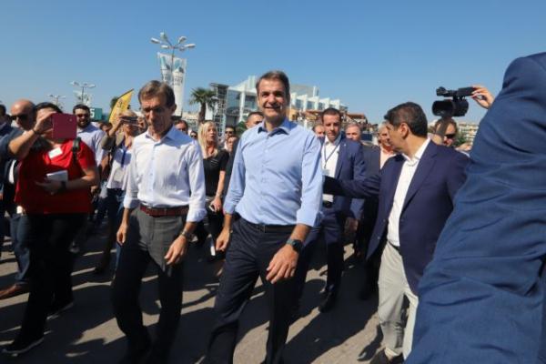 Θερμή υποδοχή Μητσοτάκη στη Θεσσαλονίκη – Οι στόχοι του για επενδύσεις και ανάπτυξη στη χώρα