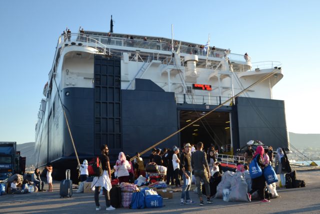 Συνεχίζεται η επιχείρηση αποσυμφόρησης του καταυλισμού στη Μόρια