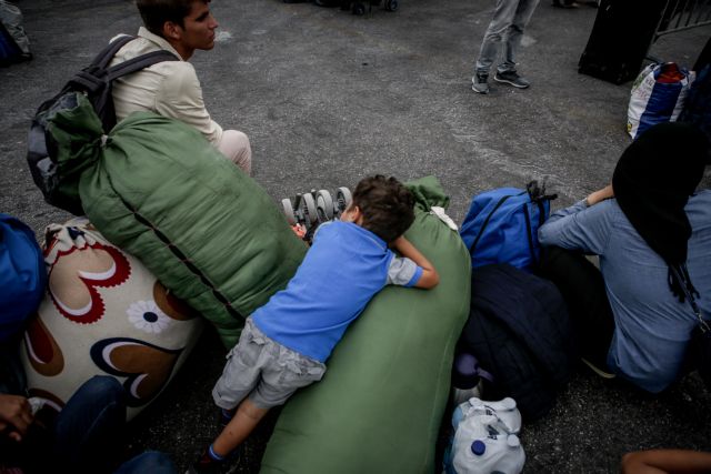 Η ΕΕ εξετάζει έφοδο στην Αθήνα για τα κονδύλια προσφυγικού