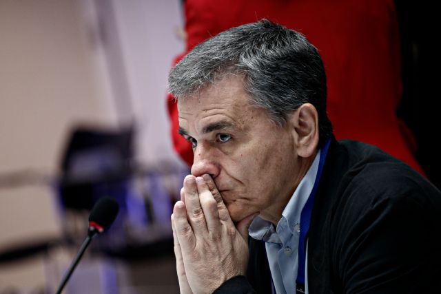 Την Τετάρτη η συνάντηση με την τρόικα, ευρεία σύσκεψη στο ΥΠΟΙΚ