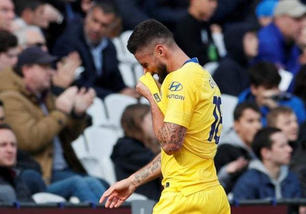 «Χ»αμόγελα στη Λίβερπουλ για το στραβοπάτημα της Τσέλσι