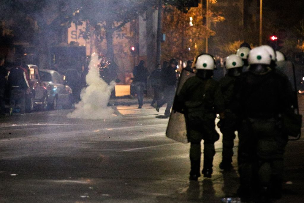 Θεσσαλονίκη : Ένταση και χημικά στην πορεία για τον Κατσίφα