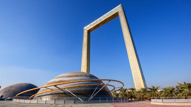 Η μεγαλύτερη κορνίζα του κόσμου βρίσκεται στο Ντουμπάι