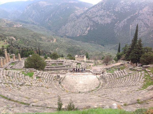 Δελφοί : Τόπος λατρείας, τόπος εμπνεύσεως και ψυχοπνευματικής ανάτασης