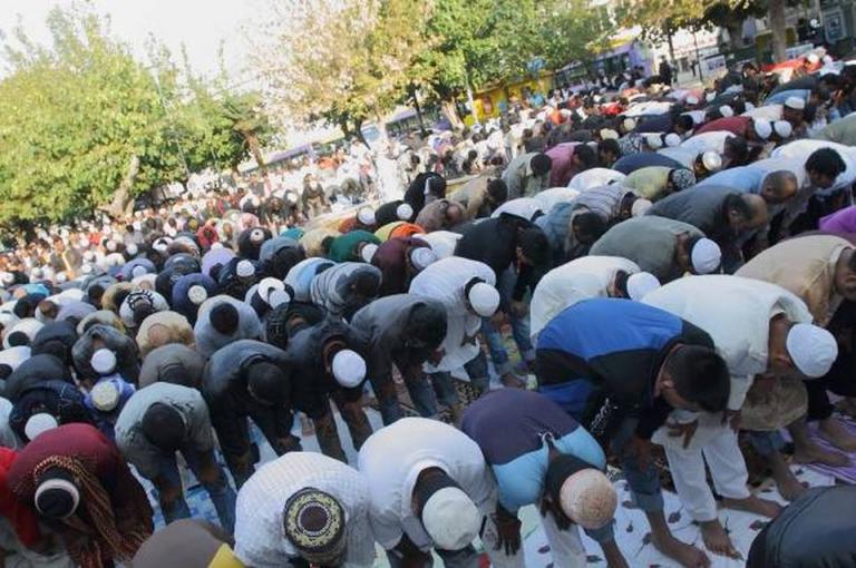 Από μια τριχιά κρέμεται η επιβίωση της Δύσης