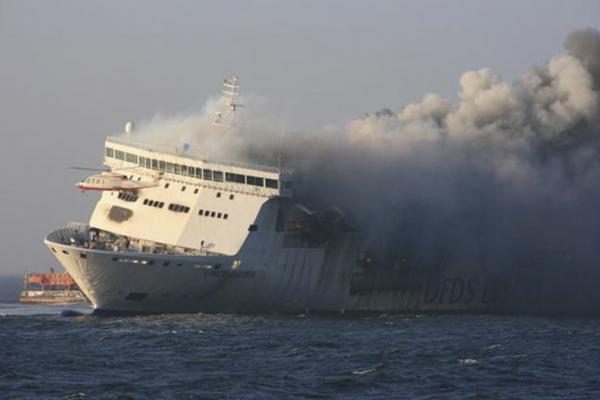 Υπό πλήρη έλεγχο η πυρκαγιά σε πλοίο στη Βαλτική