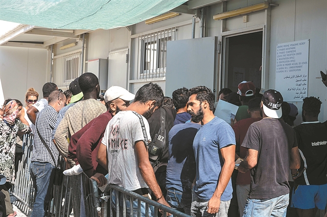 Μόρια: Ο πρωτοφανής κύκλος της βίας στο hotspot της ντροπής