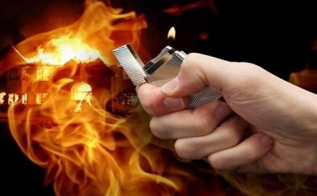 Ηράκλειο: Άγνωστος με γκαζάκια κάνει παρανάλωμα κομμωτήριο