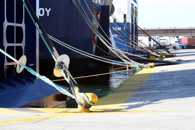 Προειδοποιητική αποχή εργαζομένων σε δέκα περιφερειακά λιμάνια