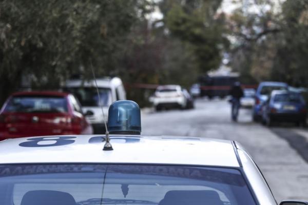 Μαχαίρωσαν και λήστεψαν 27χρονο στα Εξάρχεια