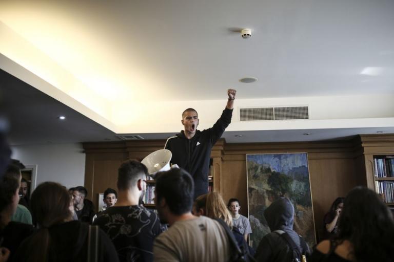 Γαβρόγλου, οι πιτσιρικάδες καλά κάνουν και μπουκάρουν με τις ντουντούκες