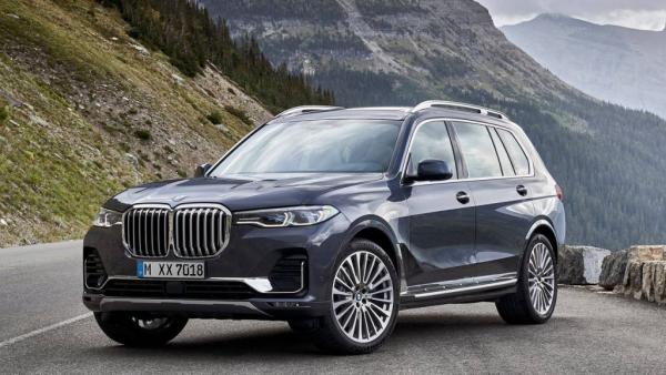 BMW X7: Επιβλητική πολυτέλεια σε… επτά θέσεις
