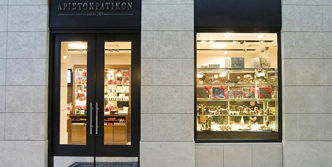 Γιατί όλοι «κατέβηκαν» στο Σύνταγμα με τα… σοκολατένια παπούτσια;