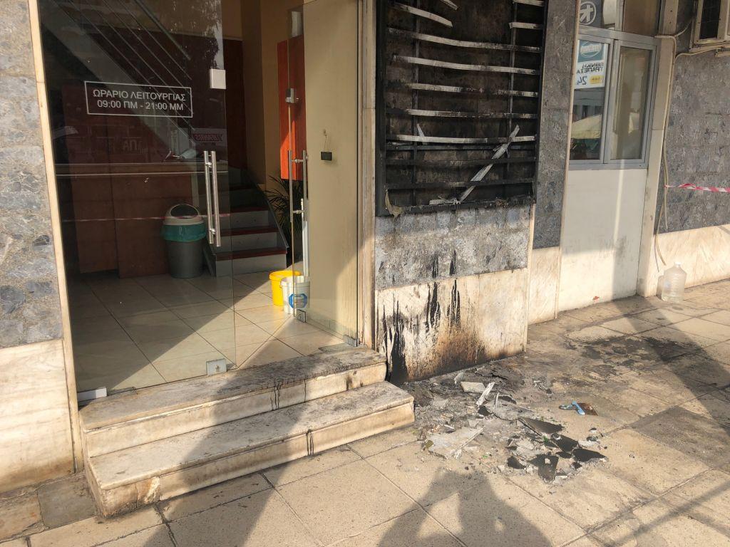 Επίθεση με μολότοφ σε αλβανικό τουριστικό γραφείο στην Αθήνα [Εικόνες]
