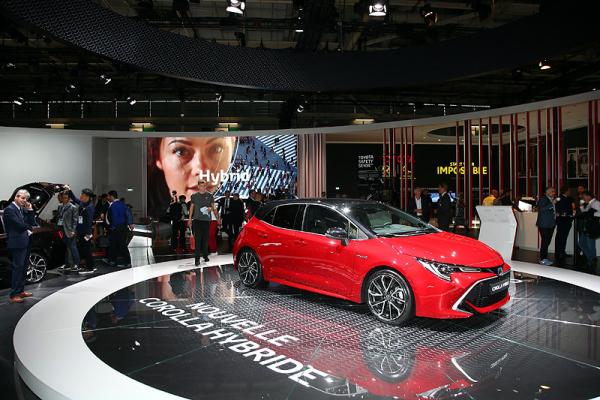 Υβριδική έκδοση επιδόσεων σχεδιάζει η Toyota για τη νέα Corolla