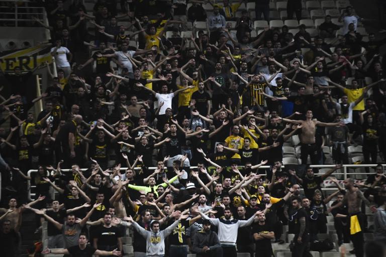 Οργή του λαού της ΑΕΚ στο ΟΑΚΑ