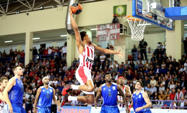 Πολύ δύσκολη νίκη για τον Ολυμπιακό (77-74)